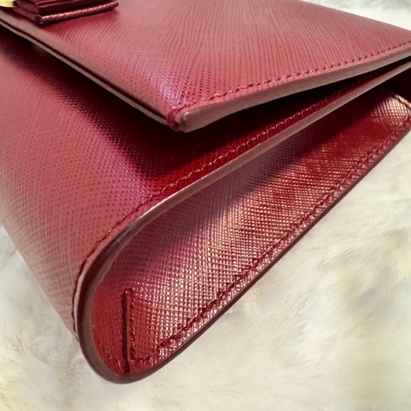 Salvatore Ferragamo Burgundy Leather Vara Bow Chain Shoulder Bag - Picture 8 of 12
